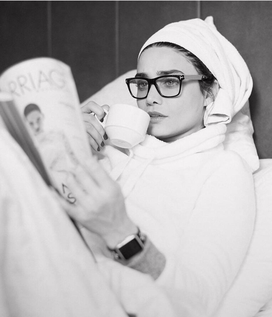 تینا آخوندتبار تینا آخوندتبار