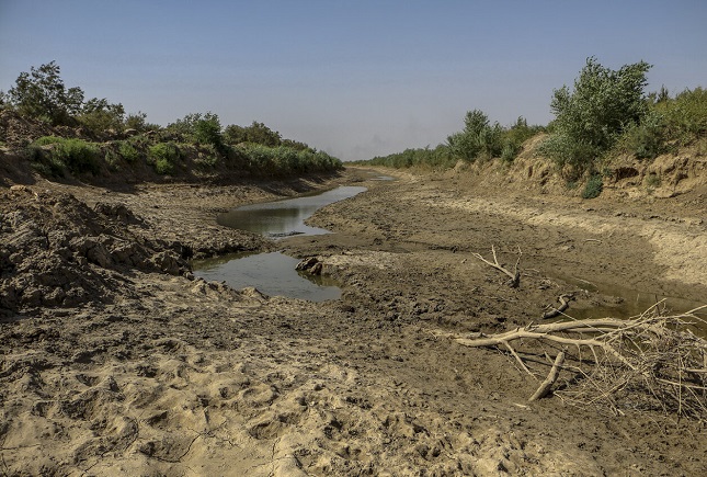 بی آبی در هورالعظیم