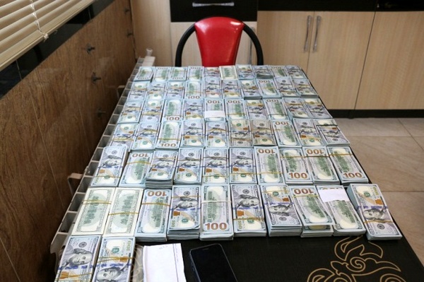 کشف ۵۸ میلیارد ارز قاچاق در فرودگاههای کشور ارز قاچاق