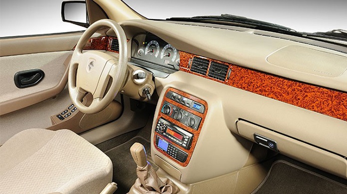 ۱۳ چیزی که نباید داخل خودرو جا گذاشت داخل خودرو