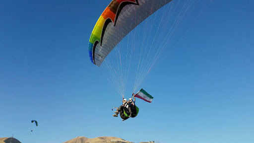 پاراگلایدر سوار مفقود شده