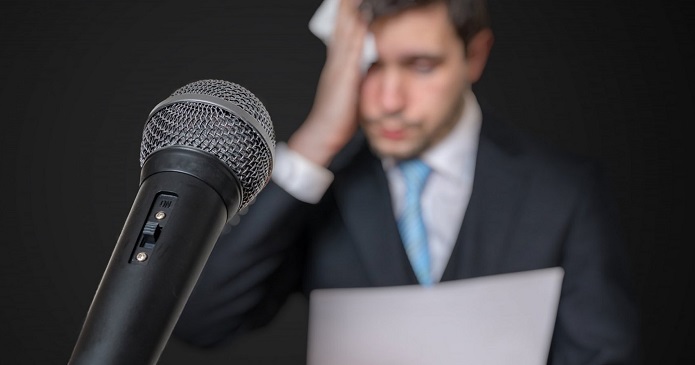 راهکارهایی برای کاهش ترس از صحبت کردن در جمع سخنرانی در جمع