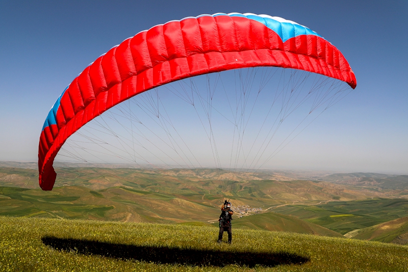 خلبان پاراگلایدر 