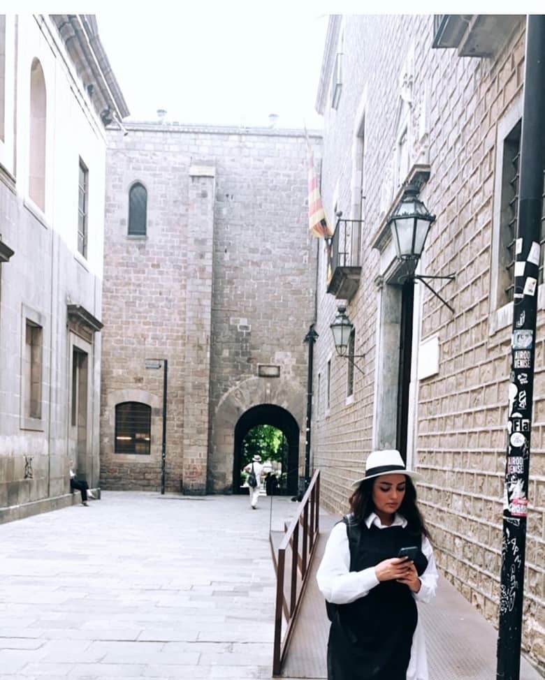 میترا ابراهیمی در بارسلونا میترا ابراهیمی در بارسلونا