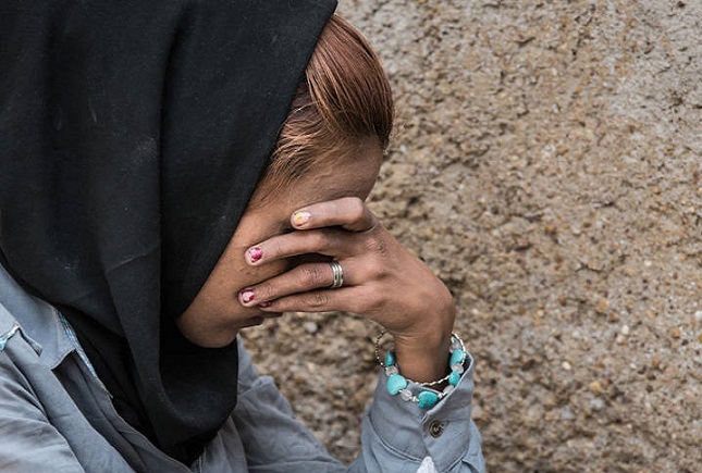 17 سالگی اولین بار مواد مخدر کشیدم/خانواده ام مقصر هستند دختران معتاد