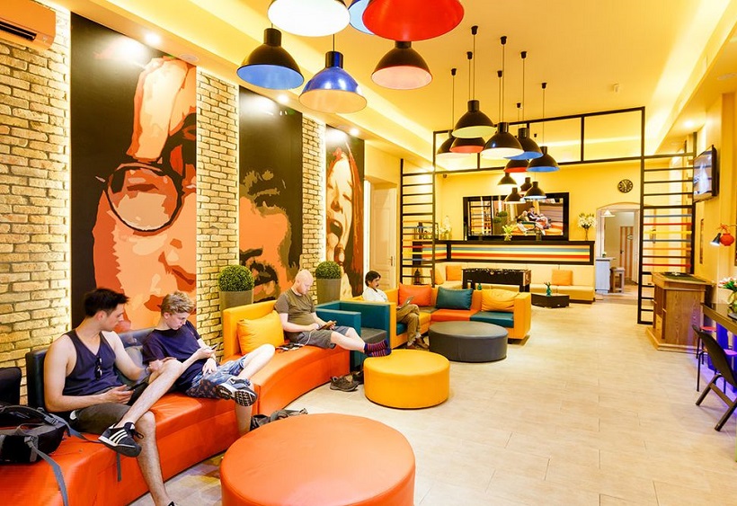 چالش هاستلها در دوران کرونا چالش هاستلها در دوران کرونا