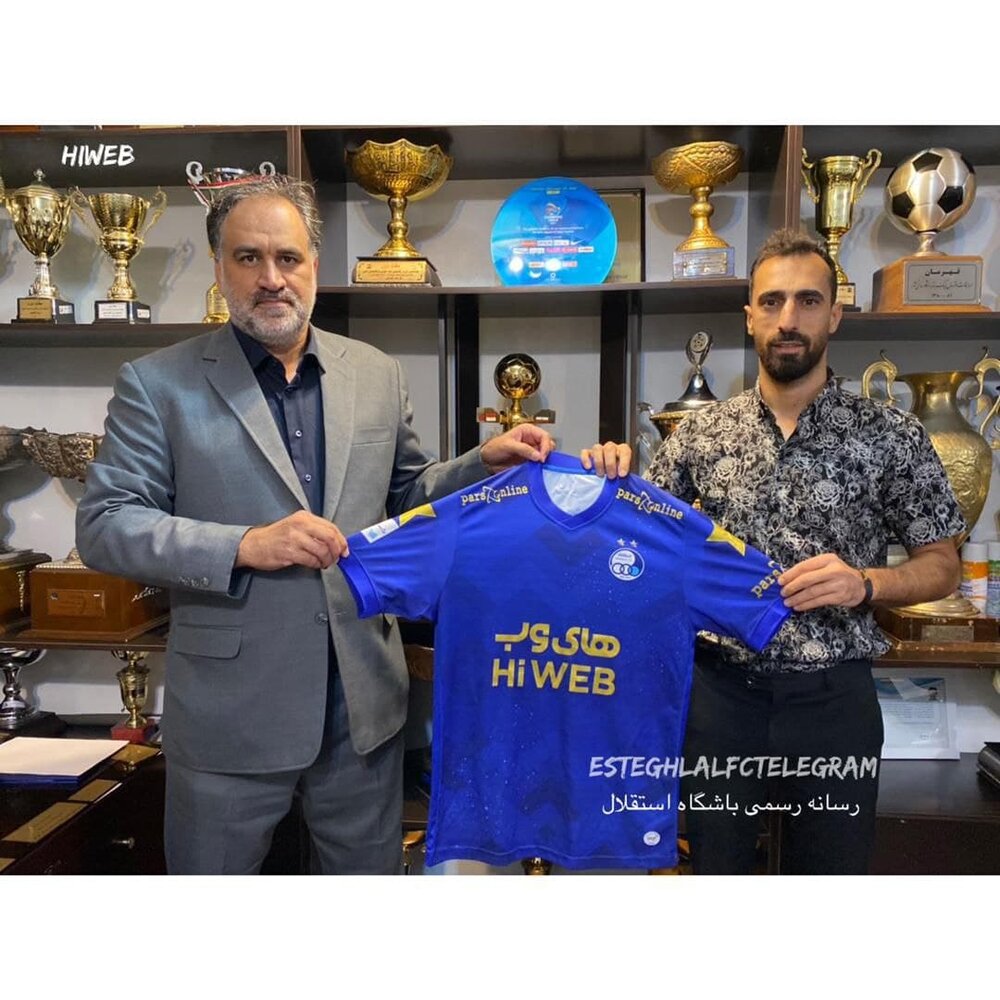 امین قاسمینژاد با استقلال بست امین قاسمینژاد با استقلال بست