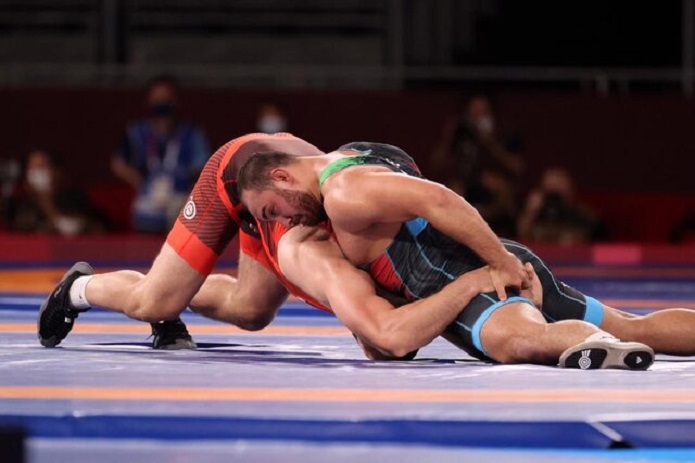 زارع با شکست قهرمان المپیک به فینال رسید کشتی آزاد