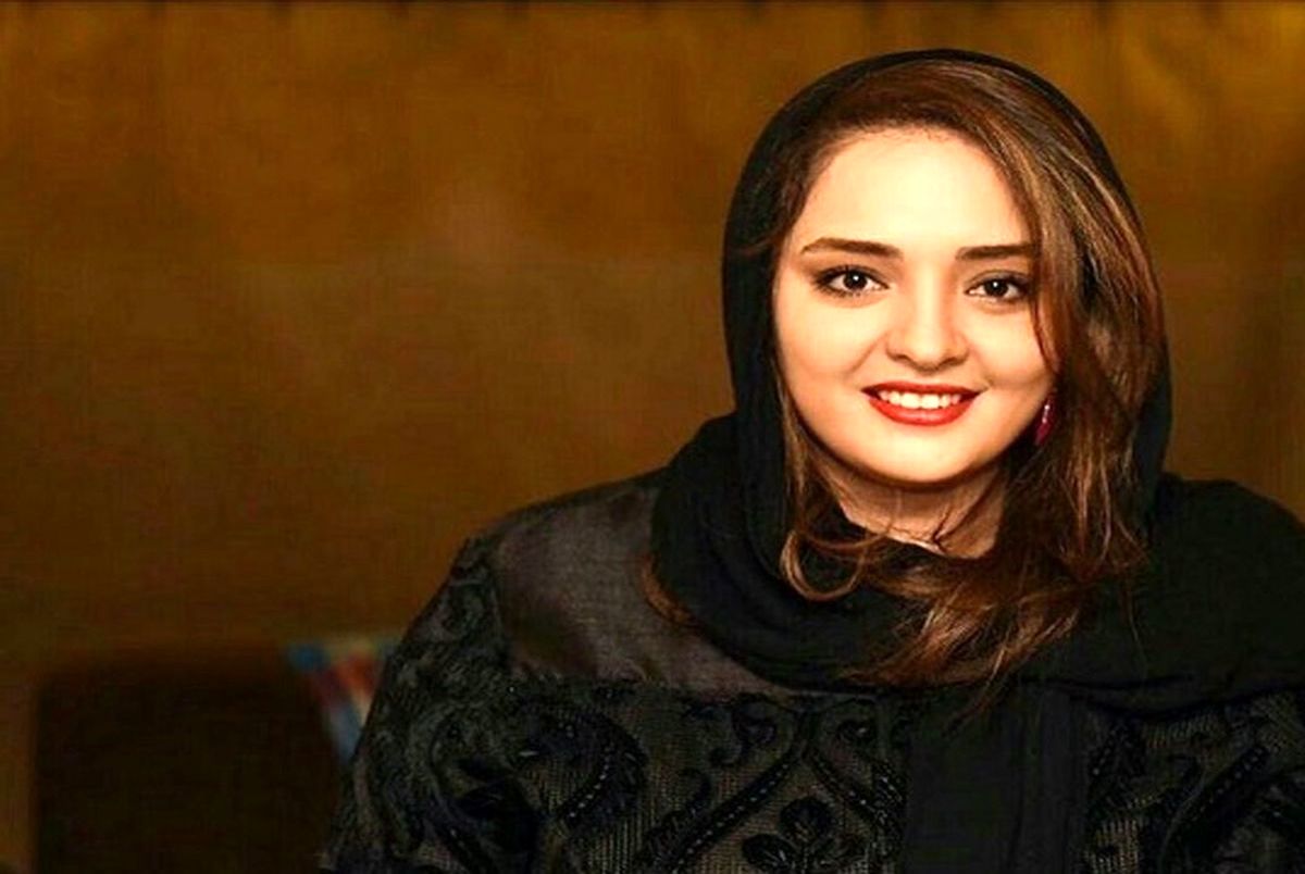 سلفی نرگس محمدی 