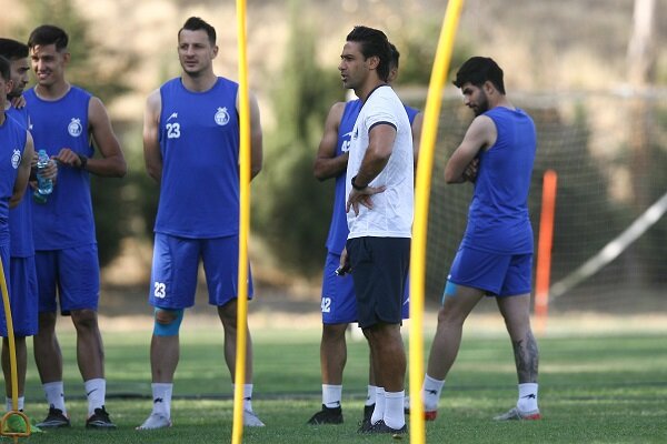 فرهاد مجیدی سرمربی استقلال فرهاد مجیدی سرمربی استقلال