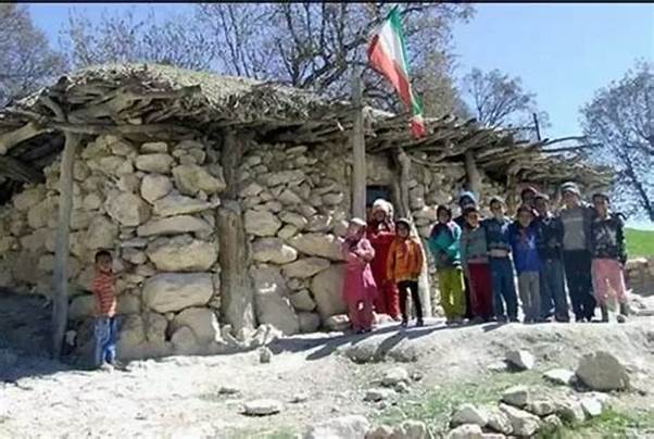 مدرسه عشایری مدارس سنگی