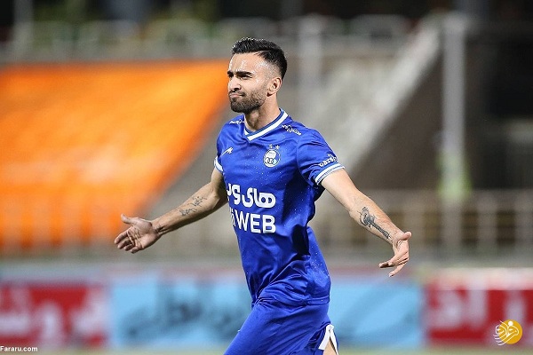 بازیکن استقلال باخت پرسپولیس را مسخره کرد