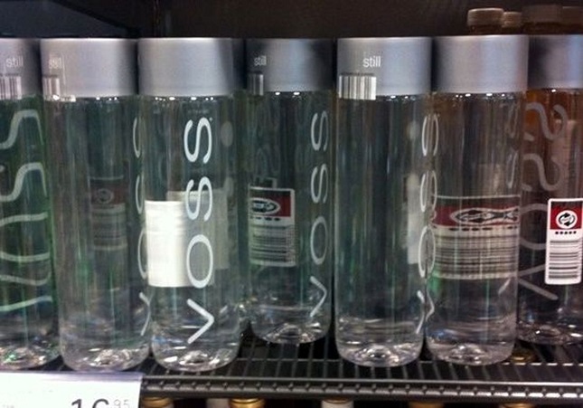 آب معدنیهای خارجی از شیرهای تهران پر میشود! آب معدنیهای خارجی از شیرهای تهران پر میشود!