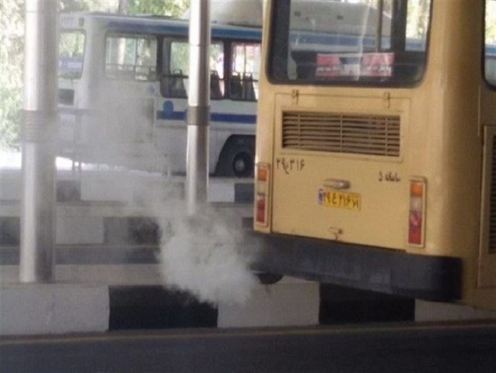 انتقاد پلیس از تردد اتوبوسها و آمبولانسهای آلاینده فاقد پلاک اتوبوسها و آمبولانسهای آلاینده فاقد پلاک