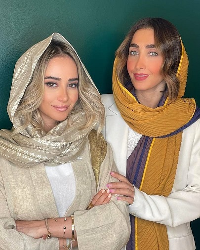 استایل الناز حبیبی با موهای بلوند در کنار دوستش + عکس استایل الناز حبیبی با موهای بلوند در کنار دوستش + عکس