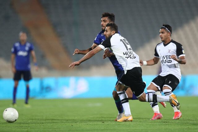 حاشیه‌های بازی استقلال و هوادار