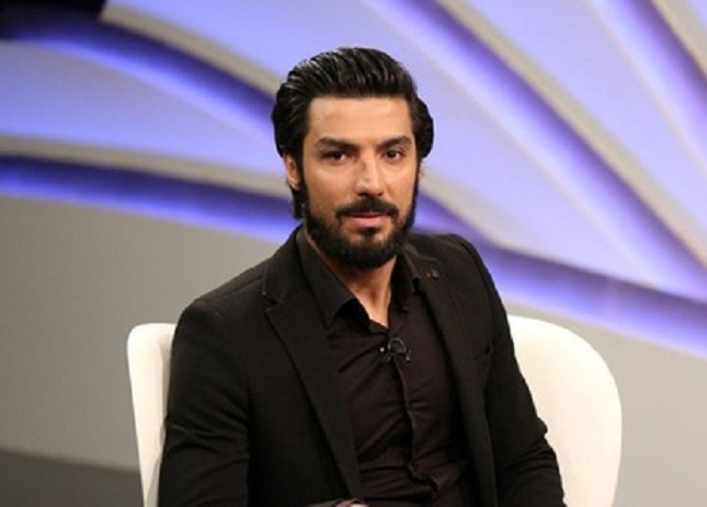 حمله فوتبالیست پیشکسوت به دلالها حمله فوتبالیست پیشکسوت به دلالها