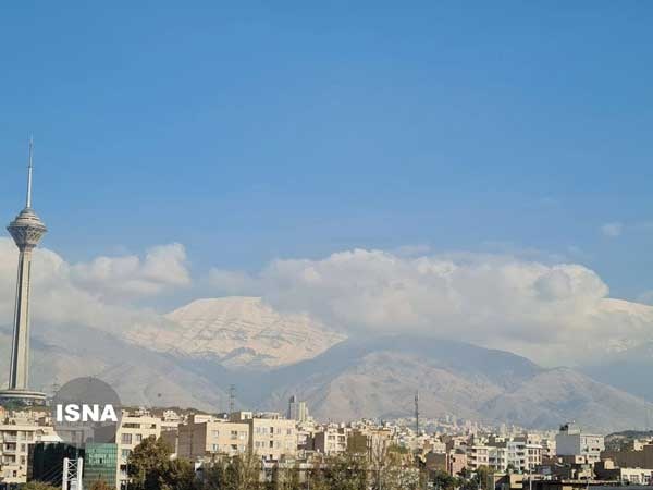 بارش اولین برف پاییزی در تهران/ عکس بارش اولین برف پاییزی در تهران/ عکس