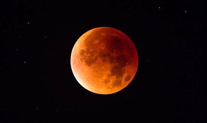 طولانیترین ماهگرفتگی قرن در شرف وقوع ماهگرفتگی