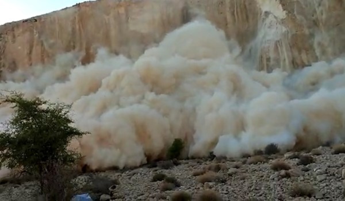 همه چیز در مورد زلزله 6.4 ریشتری بندرعباس/ گنبدهای نمکی باعث شکافته شدن کوه و گرد و خاک شدند زلزله بندرعباس