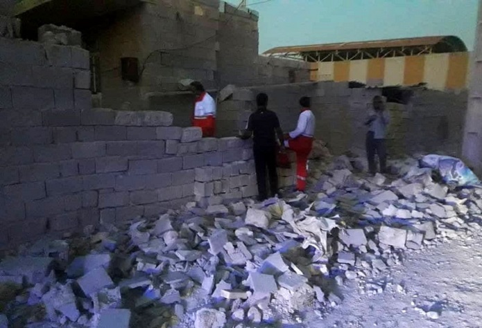 توزیع بیش از ۱۶۰۰ چادر در میان زلزلهزدگان زلزله هرمزگان