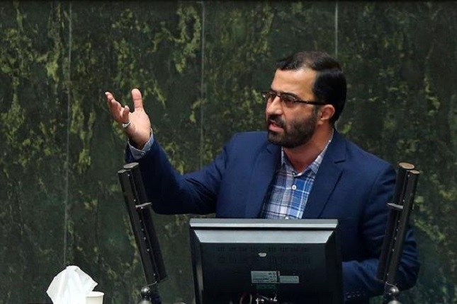 فیاضی برای حل مشکلات آموزش و پرورش راهحل دارد فیاضی برای حل مشکلات آموزش و پرورش راهحل دارد