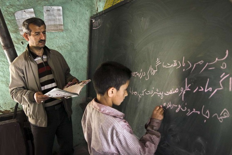 چرا لایحه رتبه بندی معلمان با کش و قوس مواجه شده است؟ چرا لایحه رتبه بندی معلمان با کش و قوس مواجه شده است؟