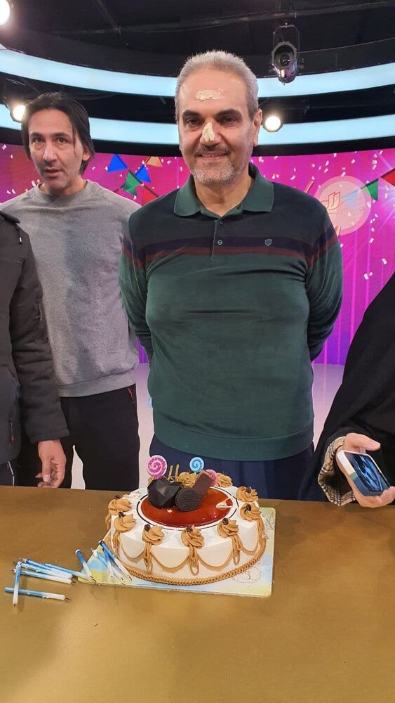 تولد جواد خیابانی با صورتی کیکی! + عکس