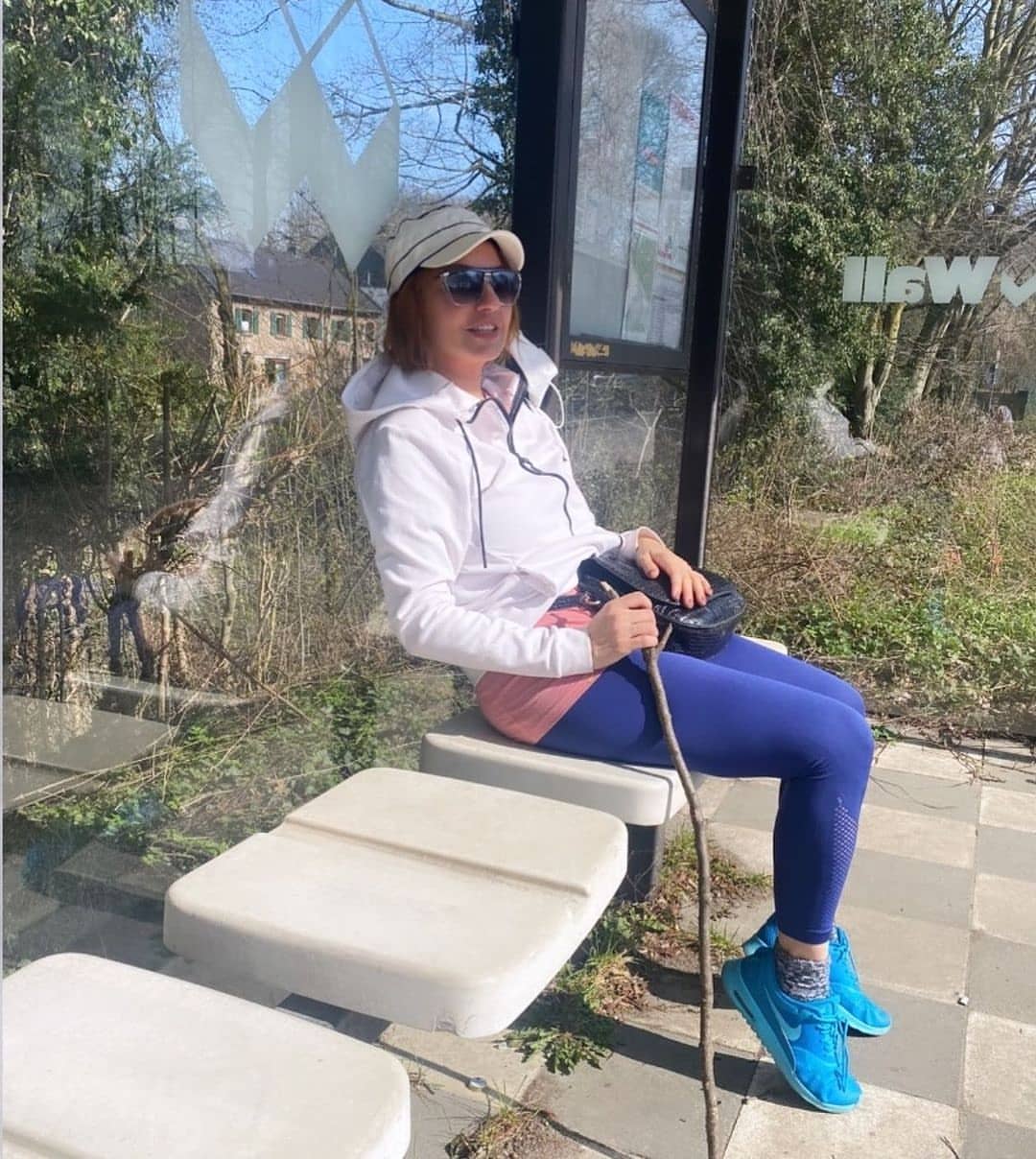 استایل ورزشی مهناز افشار با شلوار تنگ آبی + عکس