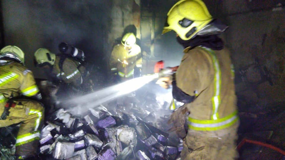 آتش سوزی در کارگاه کیف دوزی آتش سوزی در کارگاه کیف دوزی