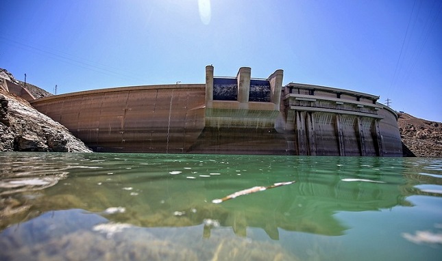 سد زایندهرود ۱۳ درصد آب دارد! سد زایندهرود ۱۳ درصد آب دارد!