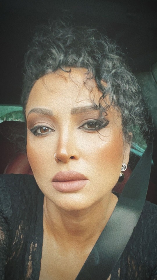 چهره روناک یونسی با آرایش غلیط و یقهای باز + عکس چهره روناک یونسی با آرایش غلیط و یقهای باز + عکس