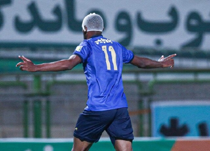 سه امتیاز ارزشمند برای استقلال با شکست ذوبآهن استقلال