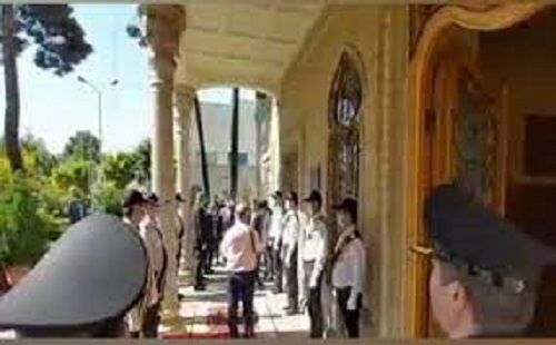  استقبال خاص از مدیر عامل جدید+فیلم