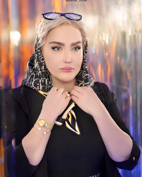 میکاب زهره فکور صبور با لنزهای سبز + عکس