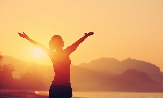 چطور در شرایط سخت زندگی، مثبت اندیش بمانیم؟ مثبتاندیشی