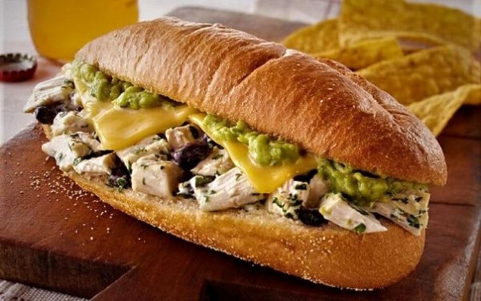 طرز تهیه ساندویچ مرغ و پنیر خامهای ساندویچ مرغ