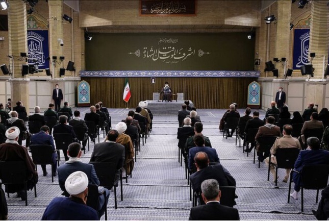 دیدار رهبر انقلاب با دستاندرکاران کنگره شهدای ایلام دیدار رهبر انقلاب با دستاندرکاران کنگره شهدای ایلام