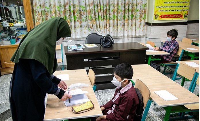 ابتلای دانشآموزان قمی به کرونا درست نیست دانشآموزان قمی