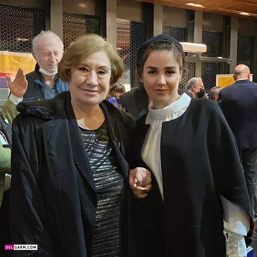 افسانه پاکرو با عمه مهند عکس منتشر کرد