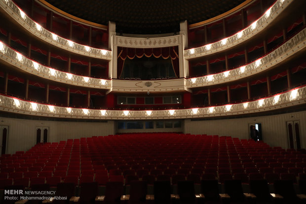 درهای تالار وحدت روی کنسرتها باز میشود درهای تالار وحدت روی کنسرتها باز میشود