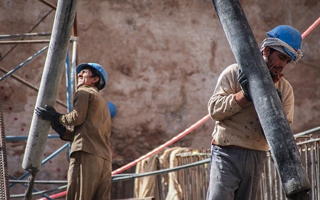 سرکوب حقوق به زیان حداقلبگیرها! سرکوب حقوق به زیان حداقلبگیرها!