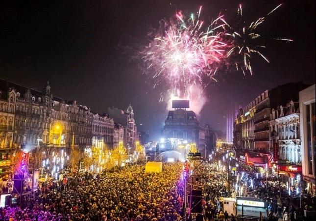 سایه امیکرون بر مراسم سال نو در اروپا سایه امیکرون بر مراسم سال نو در اروپا