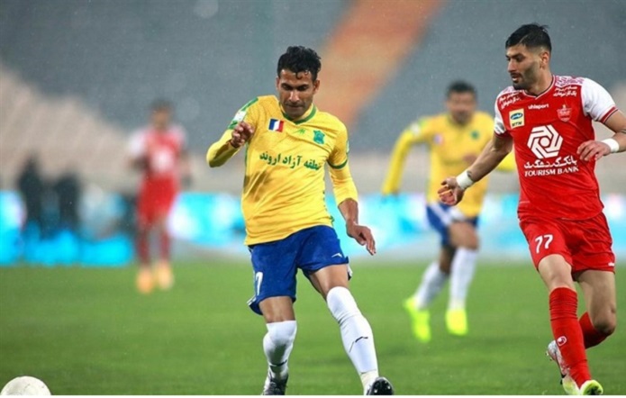 اعتراض به داوری و کارت زرد برای گلمحمدی پرسپولیس