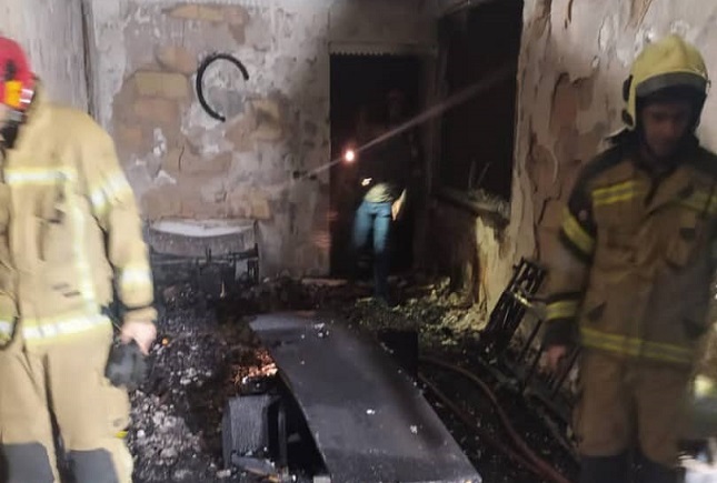 آتش سوزی ساختمان مسکونی خیابان آناهیتا/ زن و مرد میانسال مجروح شدند آتش سوزی ساختمان مسکونی خیابان آناهیتا