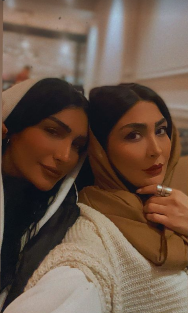 استایل مریم معصومی در کنار دوستش با آرایش غلیظ + عکس