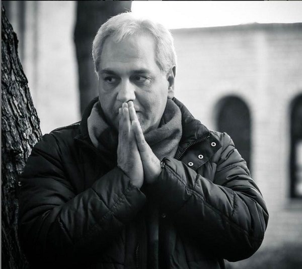 مهران مدیری به سوگ مادر نشست مهران مدیری به سوگ مادر نشست