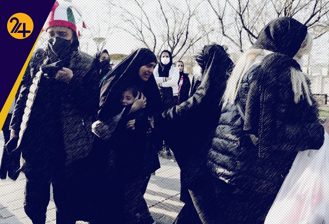 تاریخسازی با اسپری فلفل به صورت زنان! تاریخسازی با اسپری فلفل به صورت زنان!