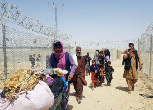 هجوم آوارگان افغان به مرزهای ایران کذب است هجوم آوارگان افغان به مرزهای ایران کذب است