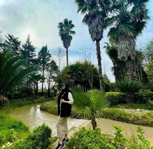 مریم معصومی با استایلی زیبا در باغی سرسبز + عکس مریم معصومی با استایلی زیبا در باغی سرسبز + عکس